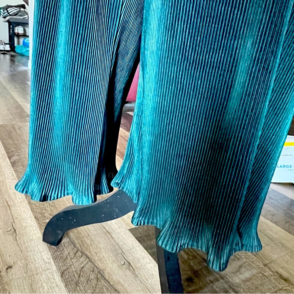 LUMIER Pleated Rompers - Picture 4 of 5